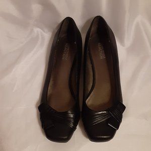 Sz 8M Kenneth Cole Reaction Black Flats EUC